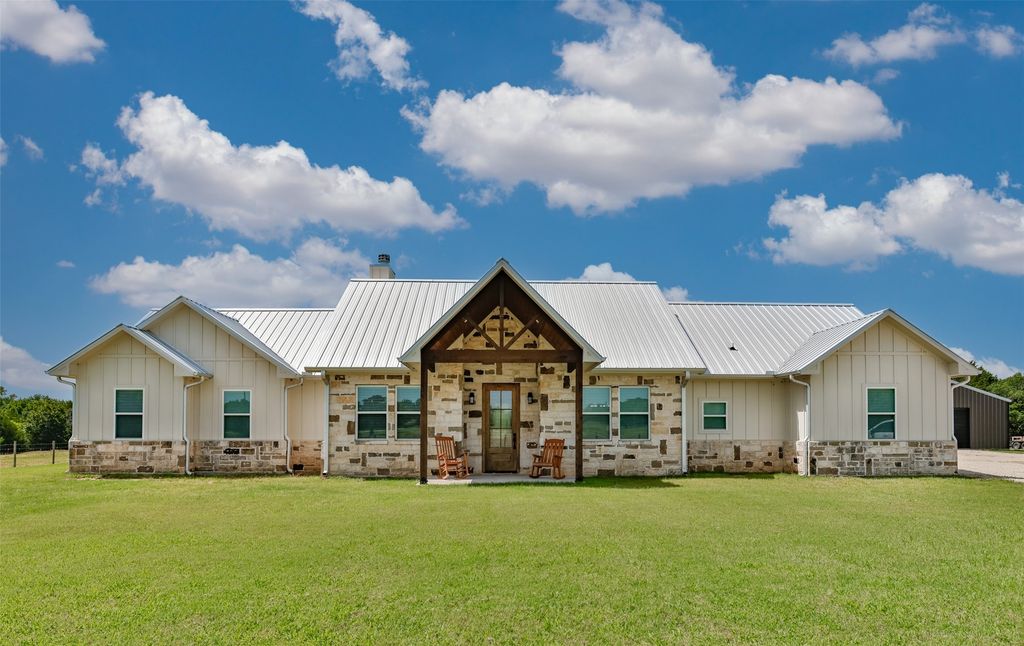 405 County Road 156, Whitesboro, TX 76273