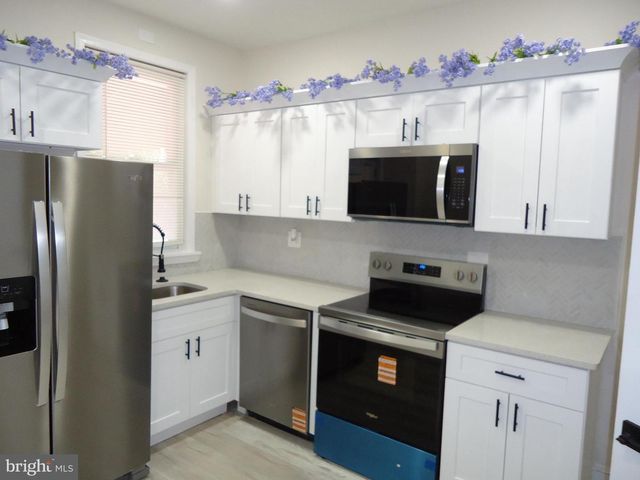 2807 CLIFTON AVE, Baltimore, MD 21216