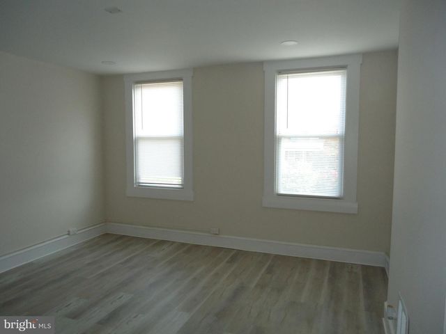 2807 CLIFTON AVE, Baltimore, MD 21216