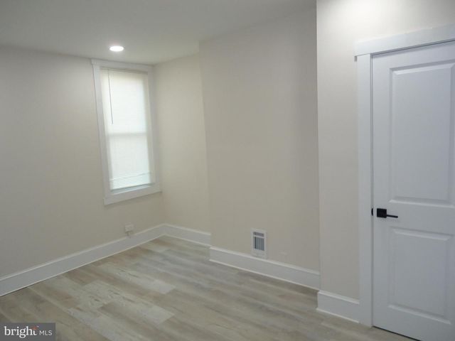 2807 CLIFTON AVE, Baltimore, MD 21216