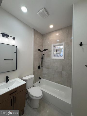 2807 CLIFTON AVE, Baltimore, MD 21216