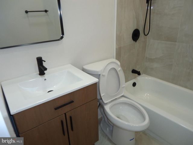 2807 CLIFTON AVE, Baltimore, MD 21216