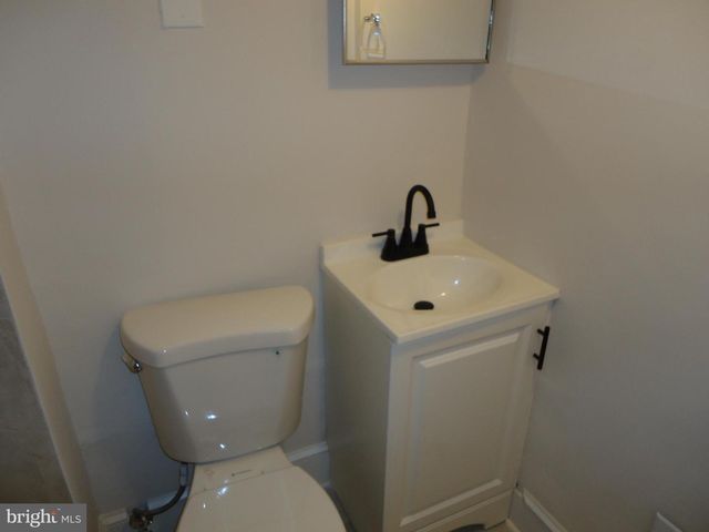 2807 CLIFTON AVE, Baltimore, MD 21216