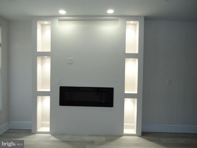 2807 CLIFTON AVE, Baltimore, MD 21216