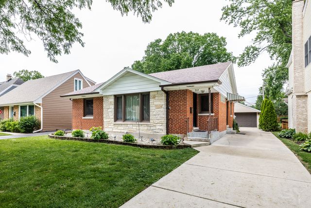 212 S Hi Lusi Avenue, Mount Prospect, IL 60056