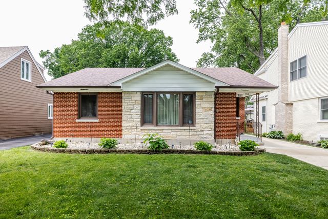 212 S Hi Lusi Avenue, Mount Prospect, IL 60056