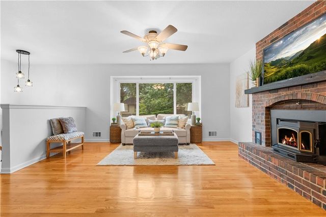 15412 E 42nd Place, Independence, MO 64055