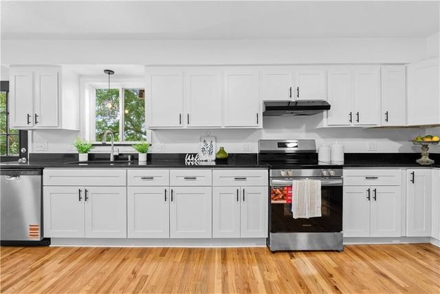 15412 E 42nd Place, Independence, MO 64055