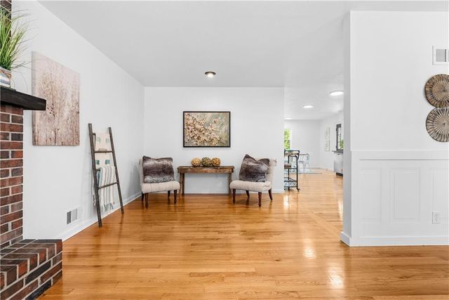 15412 E 42nd Place, Independence, MO 64055