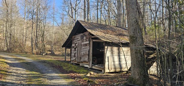 248 Lower Smithfield Road, Tellico Plains, TN 37385