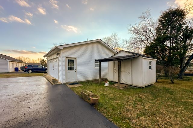 1311 Glenoaks Rd, Shelbyville, TN 37160