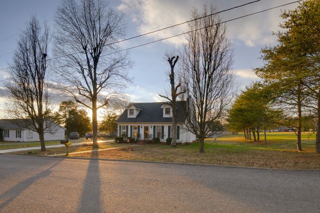 1311 Glenoaks Rd, Shelbyville, TN 37160