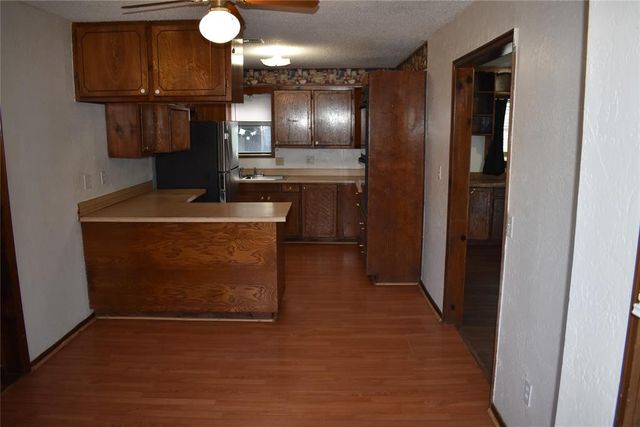 428 S 8th Street, Yukon, OK 73099