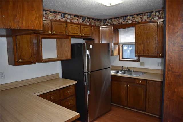 428 S 8th Street, Yukon, OK 73099