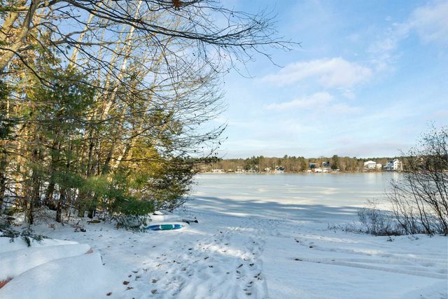 26 Oak Street, Northwood, NH 03261