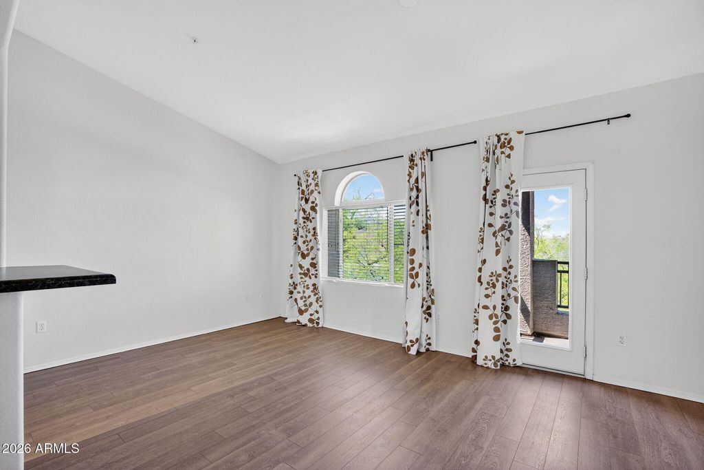 Image 12 of property listing at 16825 N 14TH Street 121, Phoenix, AZ 85022