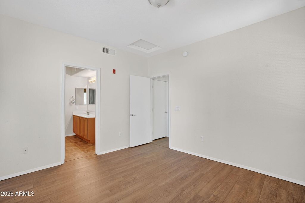 Image 23 of property listing at 16825 N 14TH Street 121, Phoenix, AZ 85022