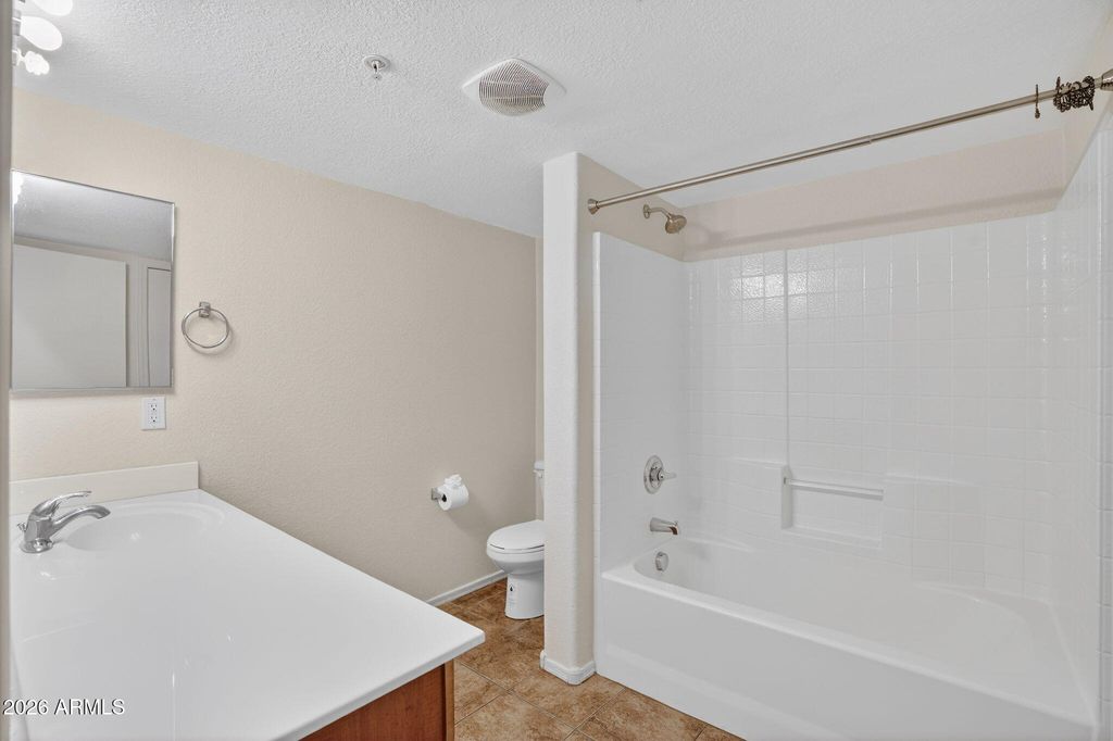 Image 27 of property listing at 16825 N 14TH Street 121, Phoenix, AZ 85022