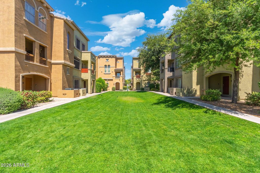 Image 41 of property listing at 16825 N 14TH Street 121, Phoenix, AZ 85022