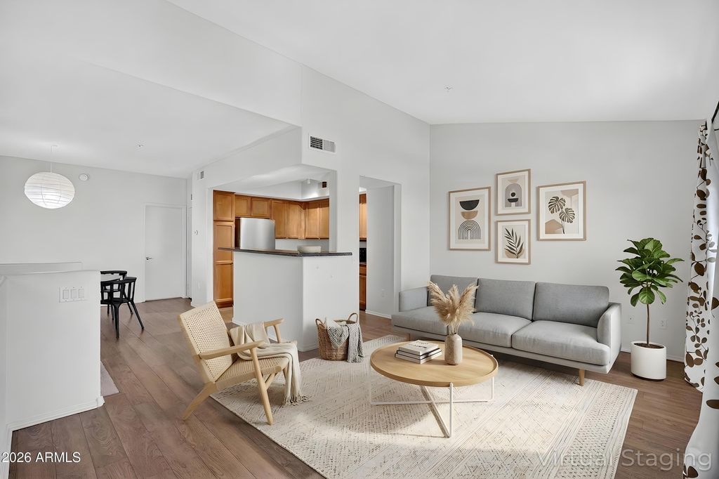 Image 5 of property listing at 16825 N 14TH Street 121, Phoenix, AZ 85022