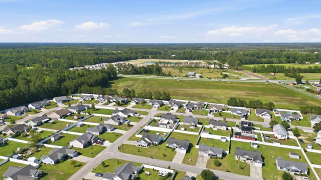 142 Corbin Tanner Dr., Conway, SC 29527