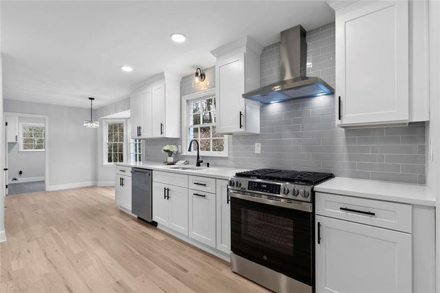 2802 Lakeview Court, Buford, GA 30519