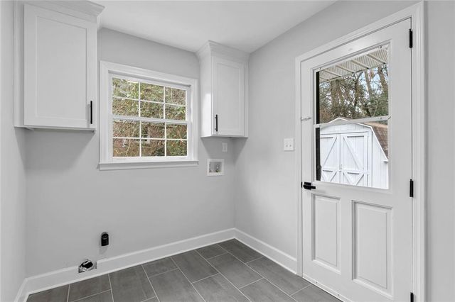 2802 Lakeview Court, Buford, GA 30519