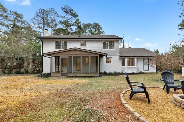 2802 Lakeview Court, Buford, GA 30519