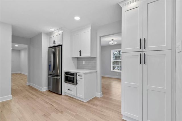 2802 Lakeview Court, Buford, GA 30519