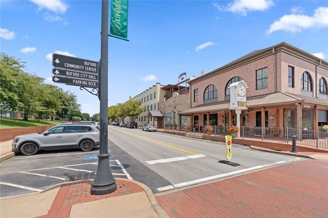 2802 Lakeview Court, Buford, GA 30519