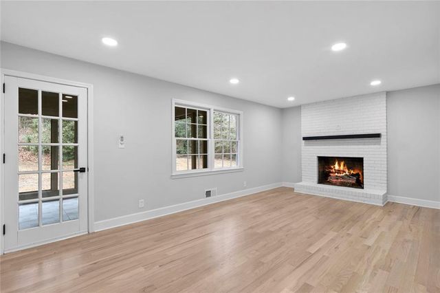 2802 Lakeview Court, Buford, GA 30519