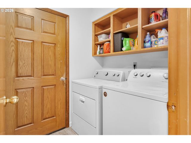 1420 Ne HOFFMAN Dr, Mc Minnville, OR 97128