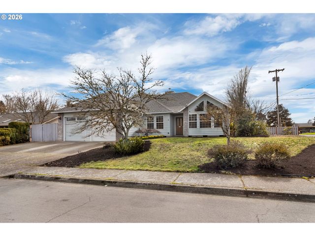 1420 Ne HOFFMAN Dr, Mc Minnville, OR 97128