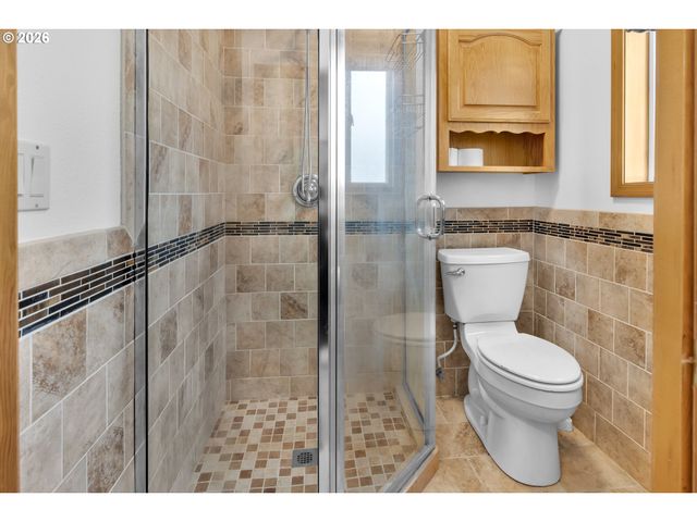 1420 Ne HOFFMAN Dr, Mc Minnville, OR 97128