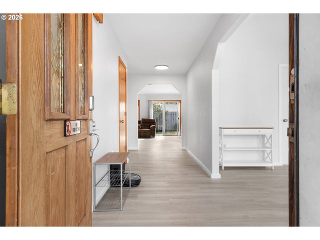 1420 Ne HOFFMAN Dr, Mc Minnville, OR 97128