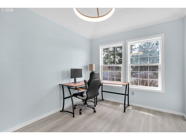 1420 Ne HOFFMAN Dr, Mc Minnville, OR 97128