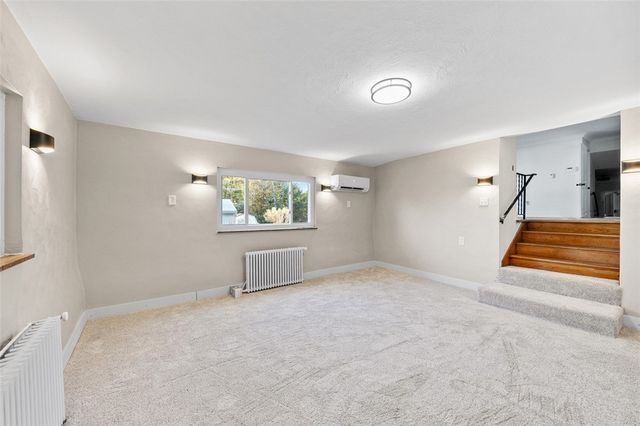 1812 Ridge Rd, Jeannette, PA 15644