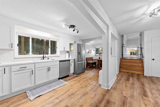 1812 Ridge Rd, Jeannette, PA 15644