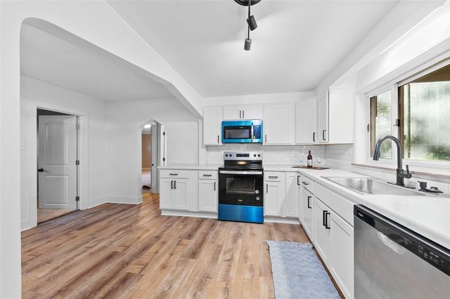 1812 Ridge Rd, Jeannette, PA 15644