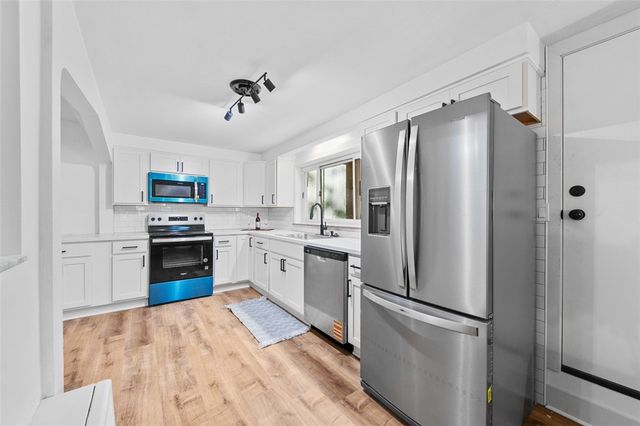 1812 Ridge Rd, Jeannette, PA 15644