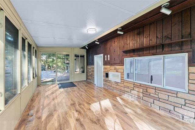 1812 Ridge Rd, Jeannette, PA 15644