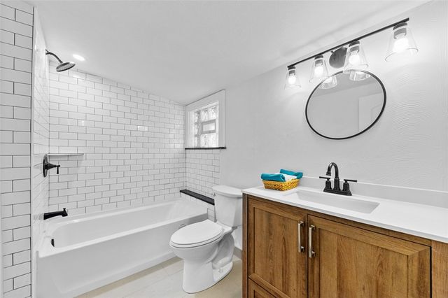 1812 Ridge Rd, Jeannette, PA 15644