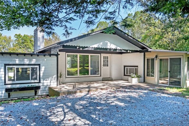 1812 Ridge Rd, Jeannette, PA 15644