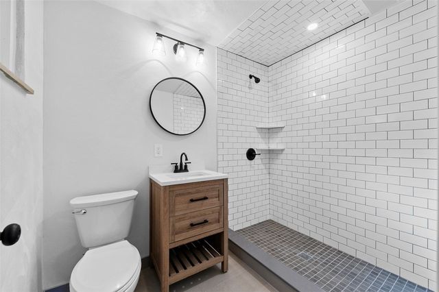 1812 Ridge Rd, Jeannette, PA 15644