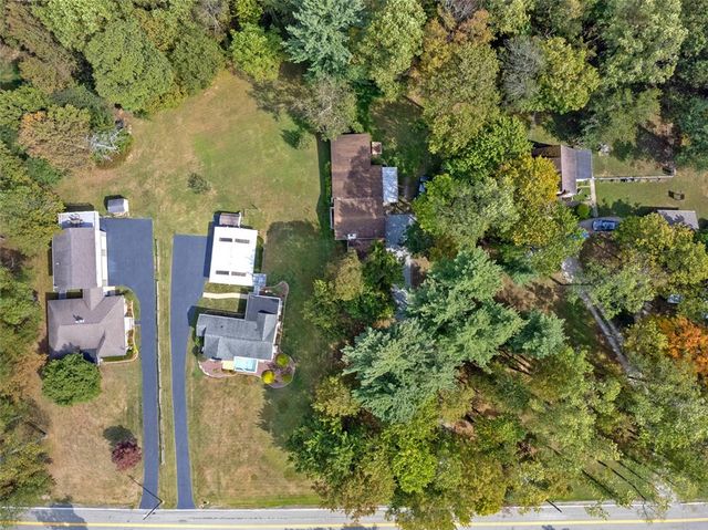 1812 Ridge Rd, Jeannette, PA 15644