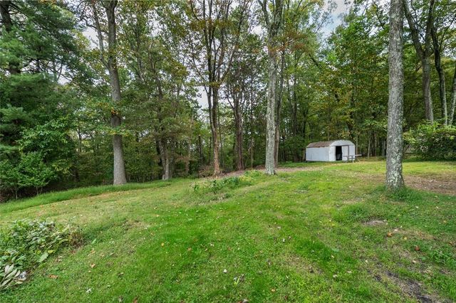 1812 Ridge Rd, Jeannette, PA 15644