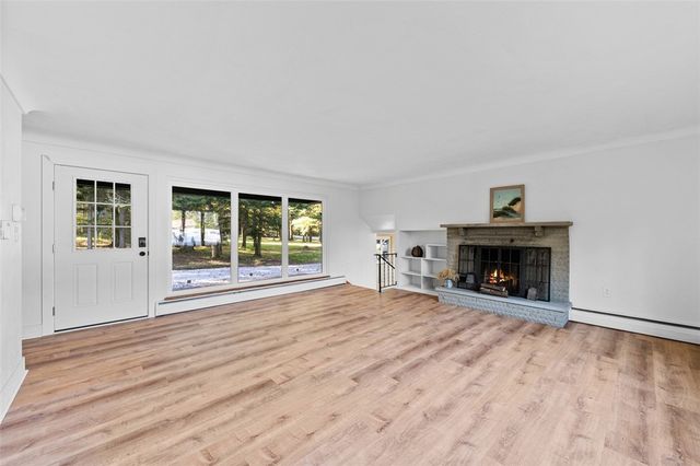 1812 Ridge Rd, Jeannette, PA 15644