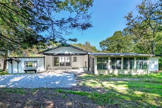 1812 Ridge Rd, Jeannette, PA 15644