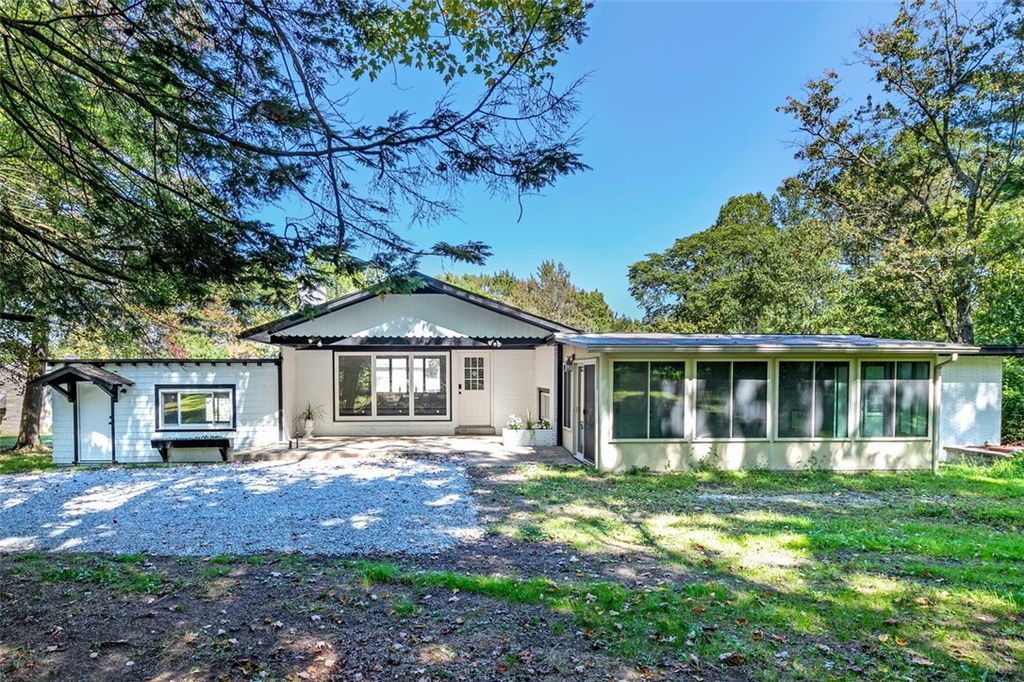 1812 Ridge Rd, Jeannette, PA 15644