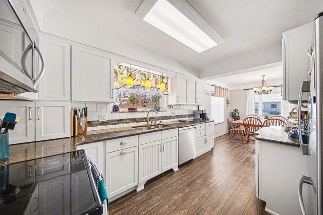 2175 Pioneer Drive, Jackson, MI 49201